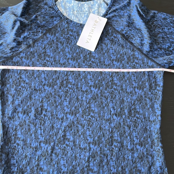 NWT Athleta Point Break Rashguard - Picture 9 of 10
